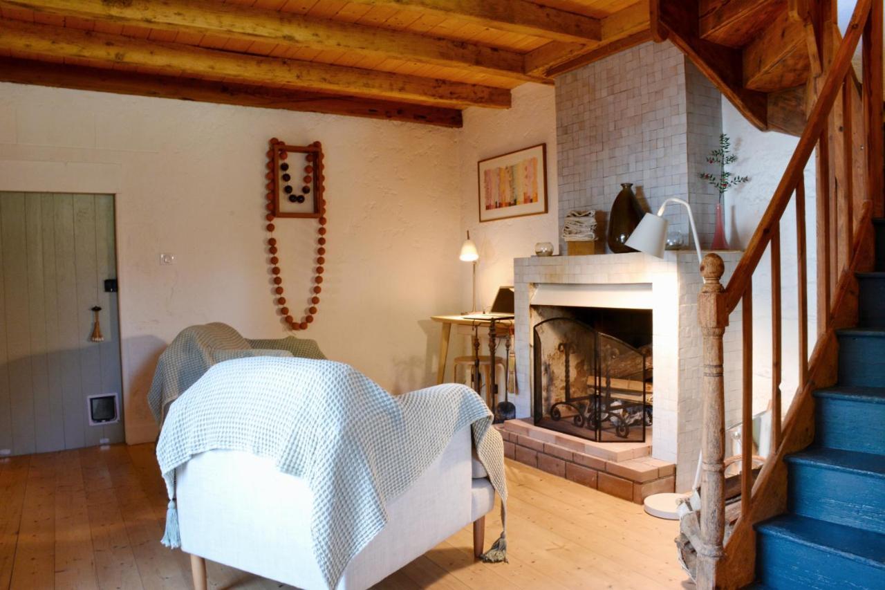 Gite Du Presbytere Port D'Envaux, Ravissante Maison De Charme ภายนอก รูปภาพ