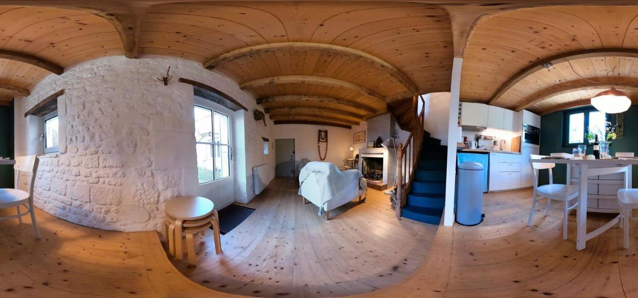 Gite Du Presbytere Port D'Envaux, Ravissante Maison De Charme ภายนอก รูปภาพ