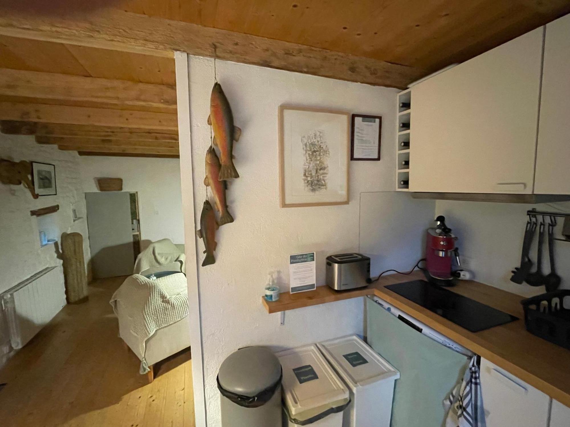Gite Du Presbytere Port D'Envaux, Ravissante Maison De Charme ภายนอก รูปภาพ